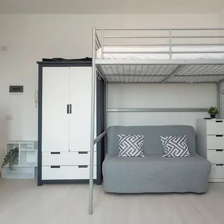 Ihost - Carcano 19 Lägenhet Milano
